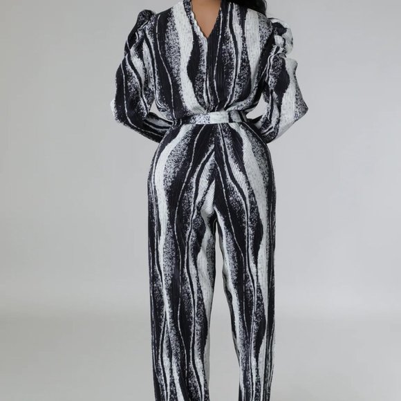 TWO PIECE PANT SET - Picture 2 of 2